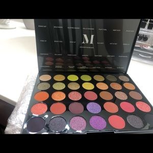 Morphe 35 M Boss Mood Eye Shadow Artistry Palette